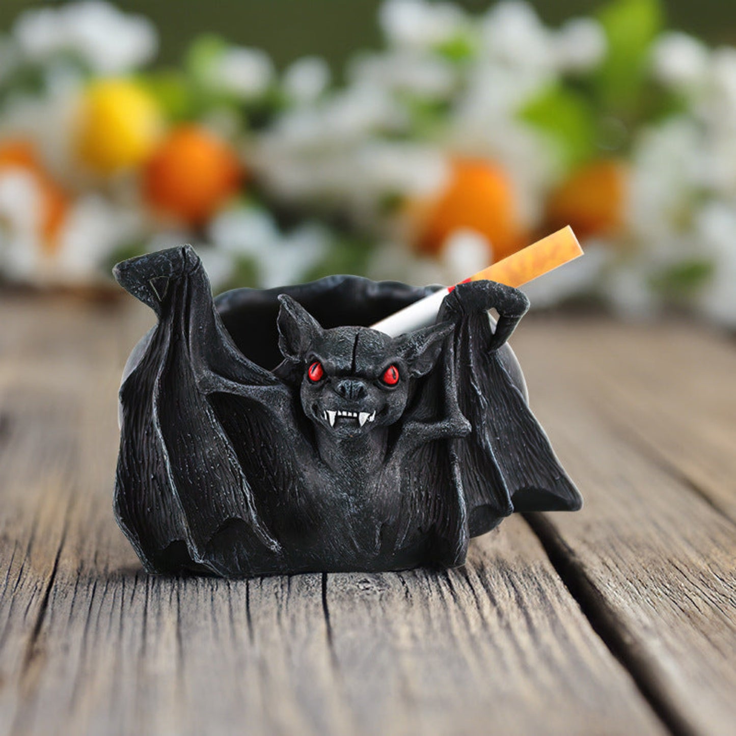 Détail texture du cendrier chauve souris Halloween - reproduction réaliste d'une chauve souris. Gadet-maison