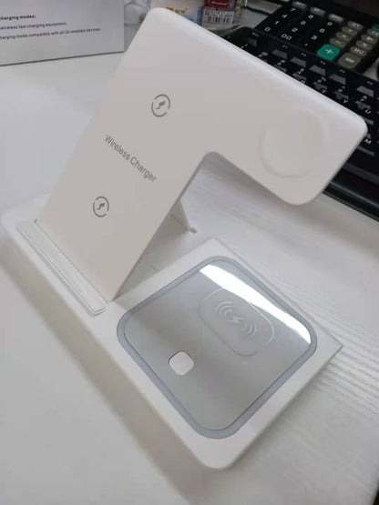 Chargeur sans fil pliable 3-en-1 - Démonstration d'utilisation en situation blanc0 gadjet-maison